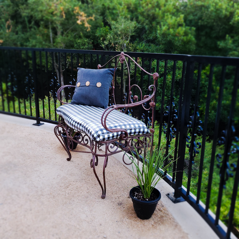 A new cover for the bench against the new railing.